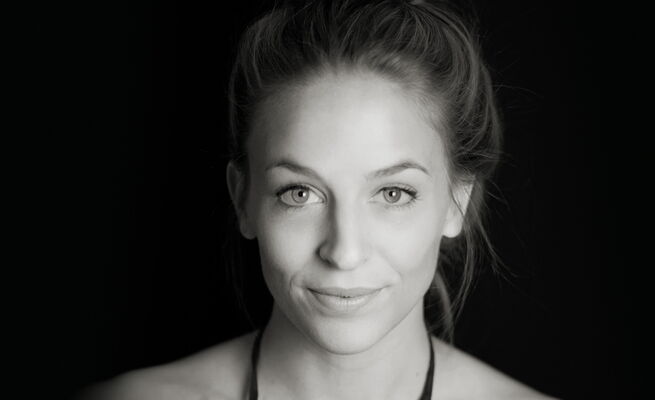 Christine Lecke als Masha (Dance Captain)