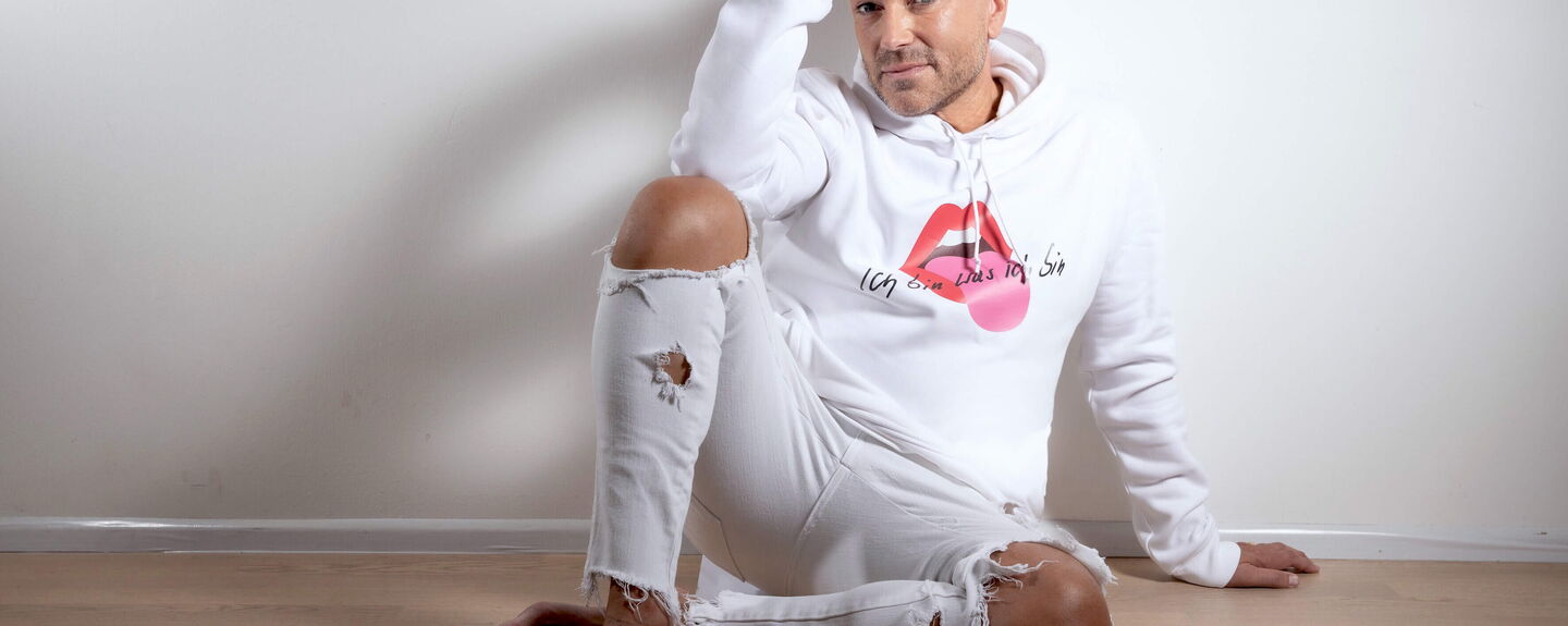 Uwe Kröger übernimmt die Rolle als Albin/Zaza in „Ein Käfig voller Narren“. Foto: © Moni Fellner für STYLE UP YOUR LIFE! Uwe Kröger übernimmt die Rolle als Albin/Zaza in „Ein Käfig voller Narren“. Foto: © Moni Fellner für STYLE UP YOUR LIFE!