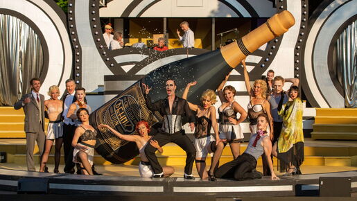 Die Eutiner Festspiele präsentieren das Musical "Cabaret".