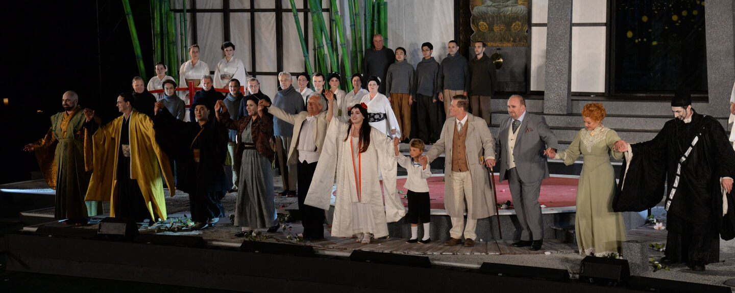 Standing Ovations für das Ensemble und Team von "Madama Butterfly" Standing Ovations für das Ensemble und Team von "Madama Butterfly"